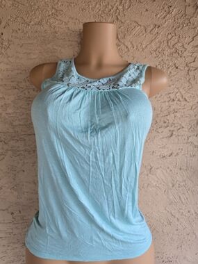 JKLA Light Aqua Lace Yoke Sleeveless Tank Top